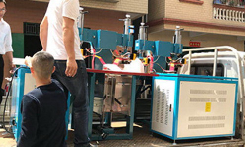 購(gòu)買(mǎi)超聲波焊接機(jī)要注意售后服務(wù)