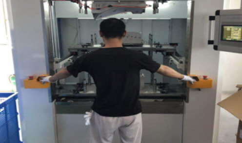 人工和半自動(dòng)化熱板焊接機(jī)的區(qū)別