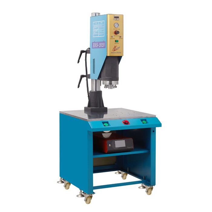 20KHZ 自動追頻超聲波塑焊機（圓立柱 大工作平臺型）.jpg