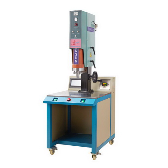 15KHZ 3200W 自動(dòng)追頻超聲波塑焊機(jī)（方立柱 豪華底座式結(jié)構(gòu)）.jpg